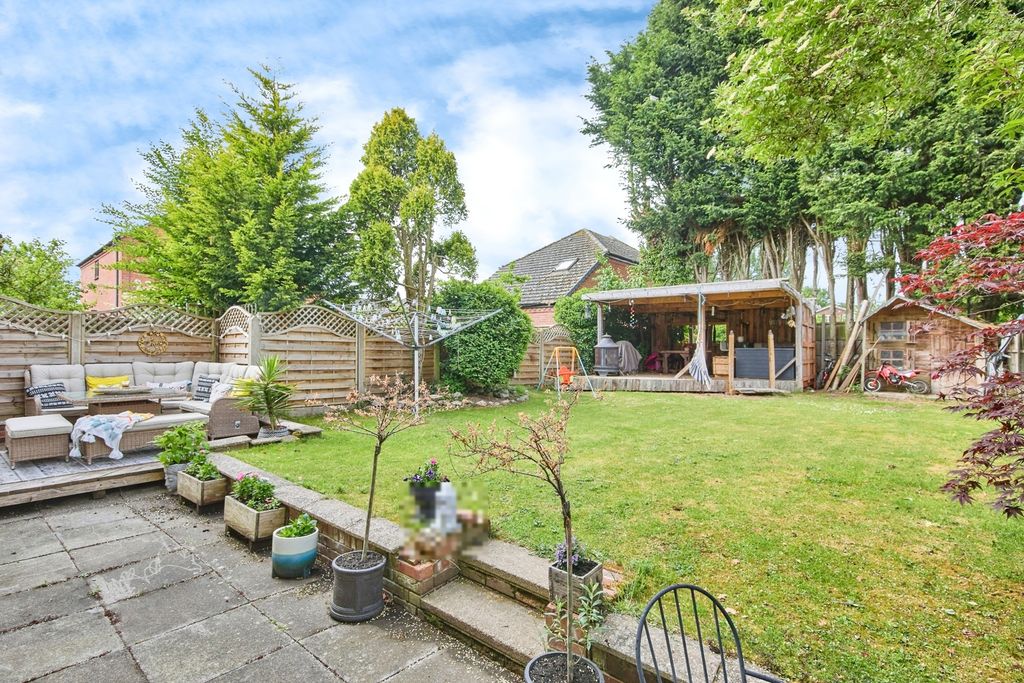 Property photo 2 of 20 Garden