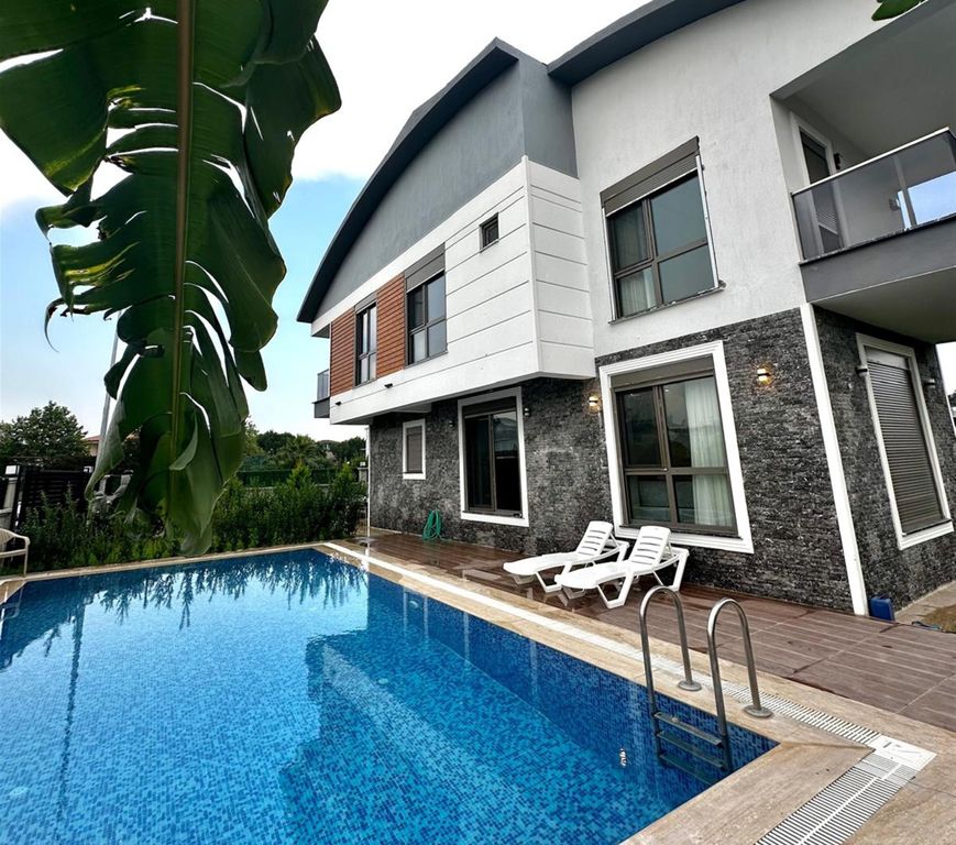 Property photo 2 of 18 Impeccable Villa With Private Facilities For Sale In Belek - Private Pool And Sunbathing Terraces