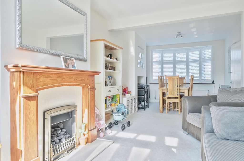 Property photo 2 of 17 1307250-12-68519c...
