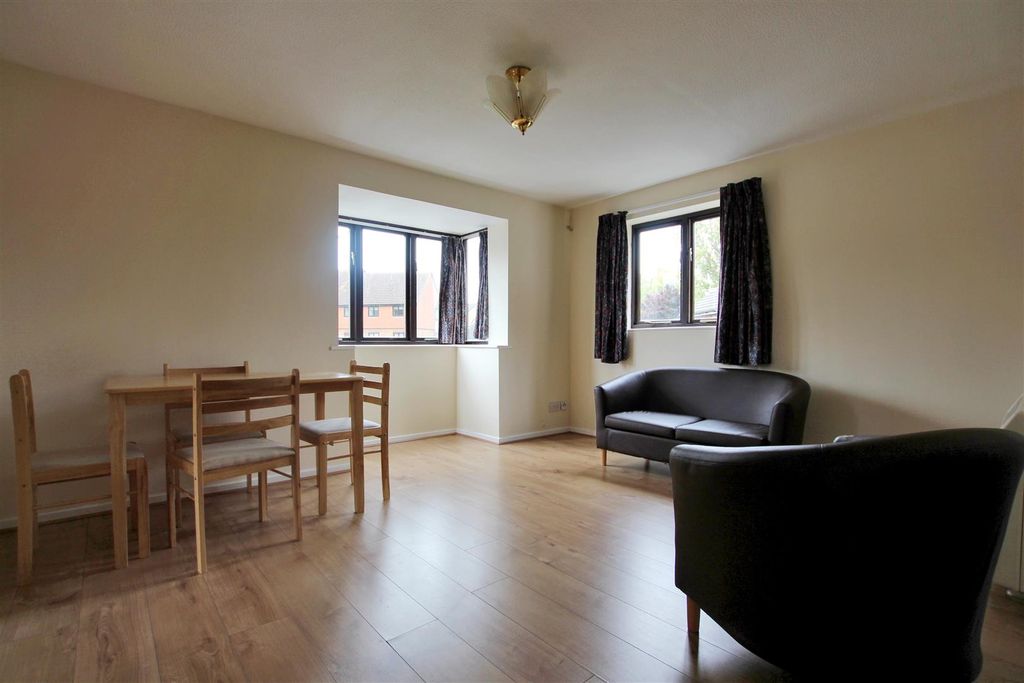 Property photo 2 of 8 Img_2120_Rav0043345_1.Jpg