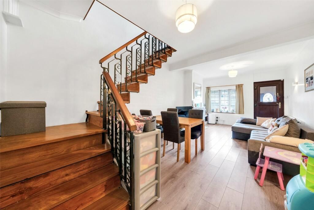 Property photo 2 of 9