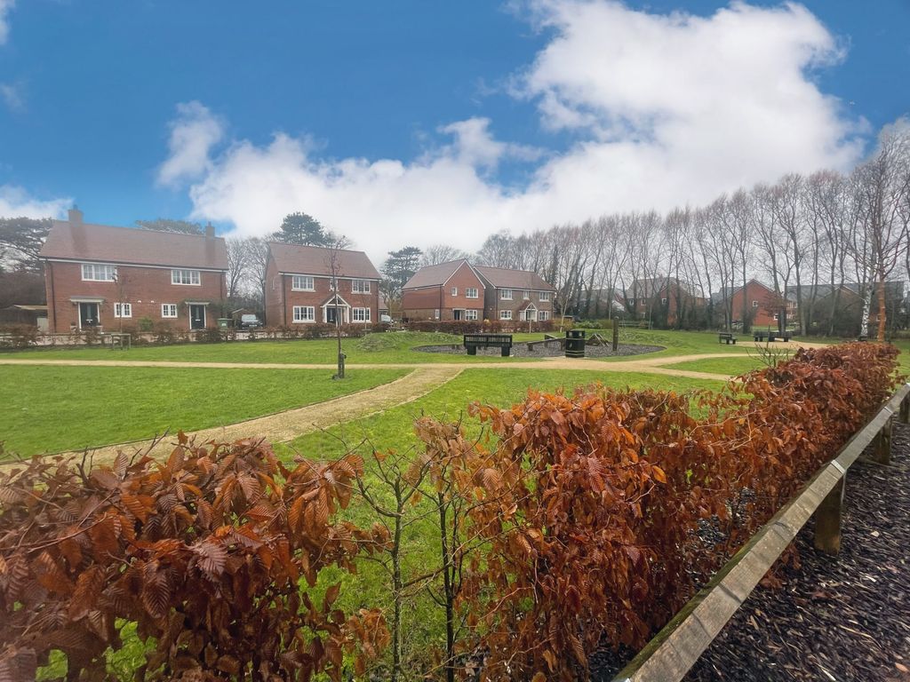 Property photo 2 of 11 New Front View 15/01