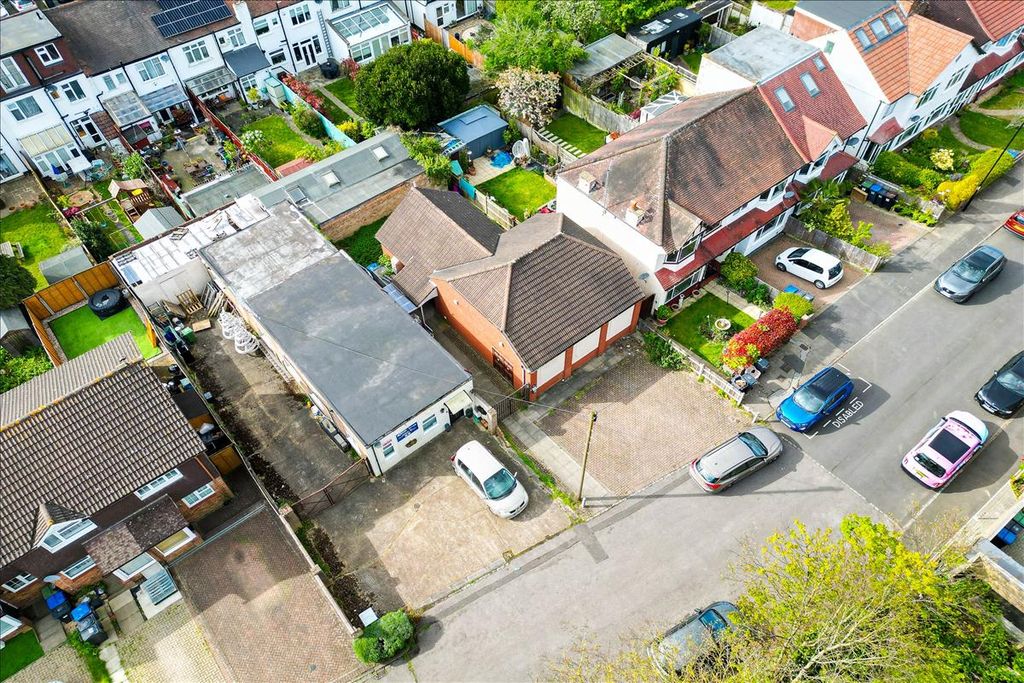 Property photo 2 of 11