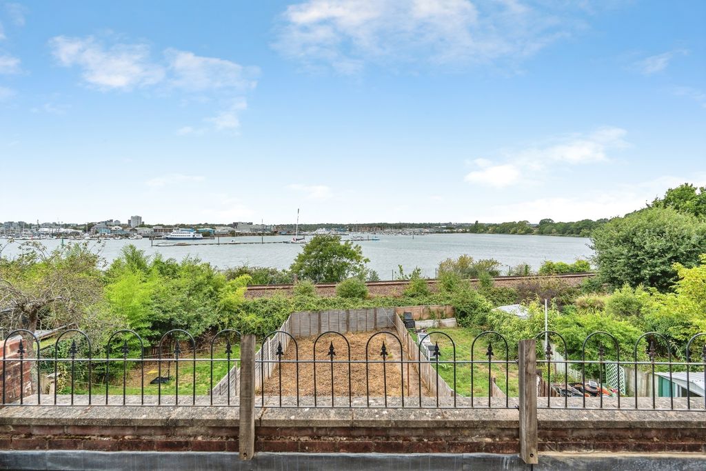 Property photo 1 of 13 Pbox-Img.Jpg