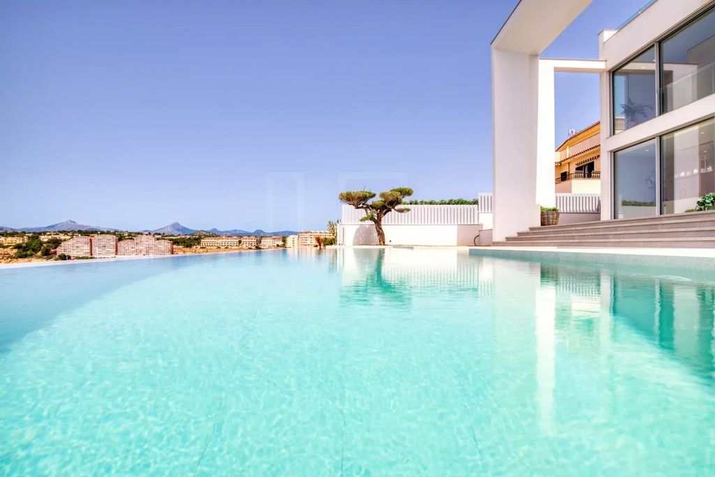 Property photo 3 of 17 Agency:  Mallorca Agent

Agent: Sebastian

Location:  El Toro

Type: Villa

Agency:  Mallorca Agent

Agent: Sebastian

Location:  El Toro

Type: Villa
