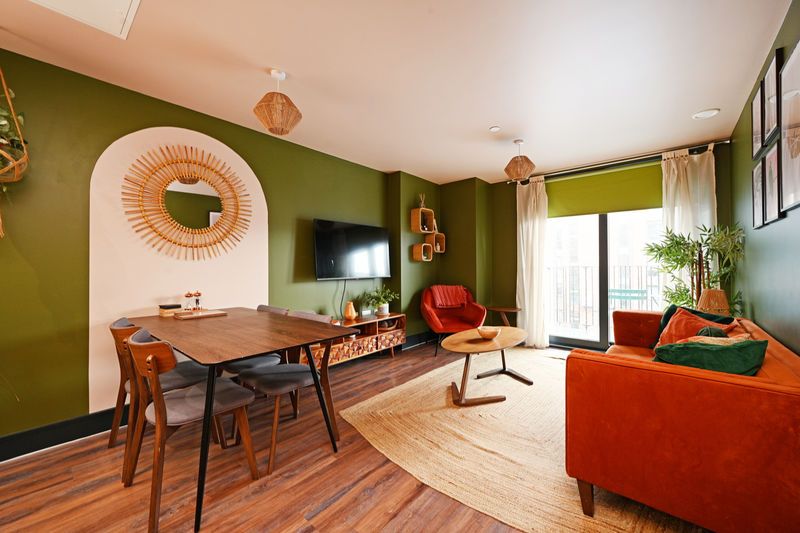 Property photo 1 of 32 Living / Dining