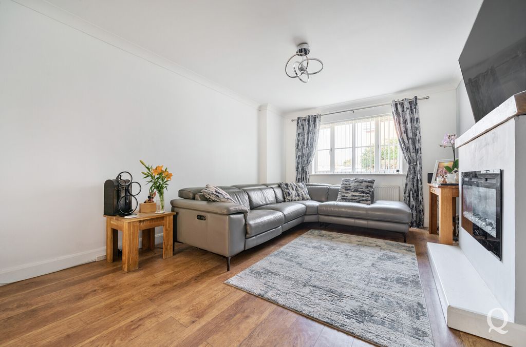 Property photo 2 of 25 B0Ea9c17-Fd5d-4Bb...
