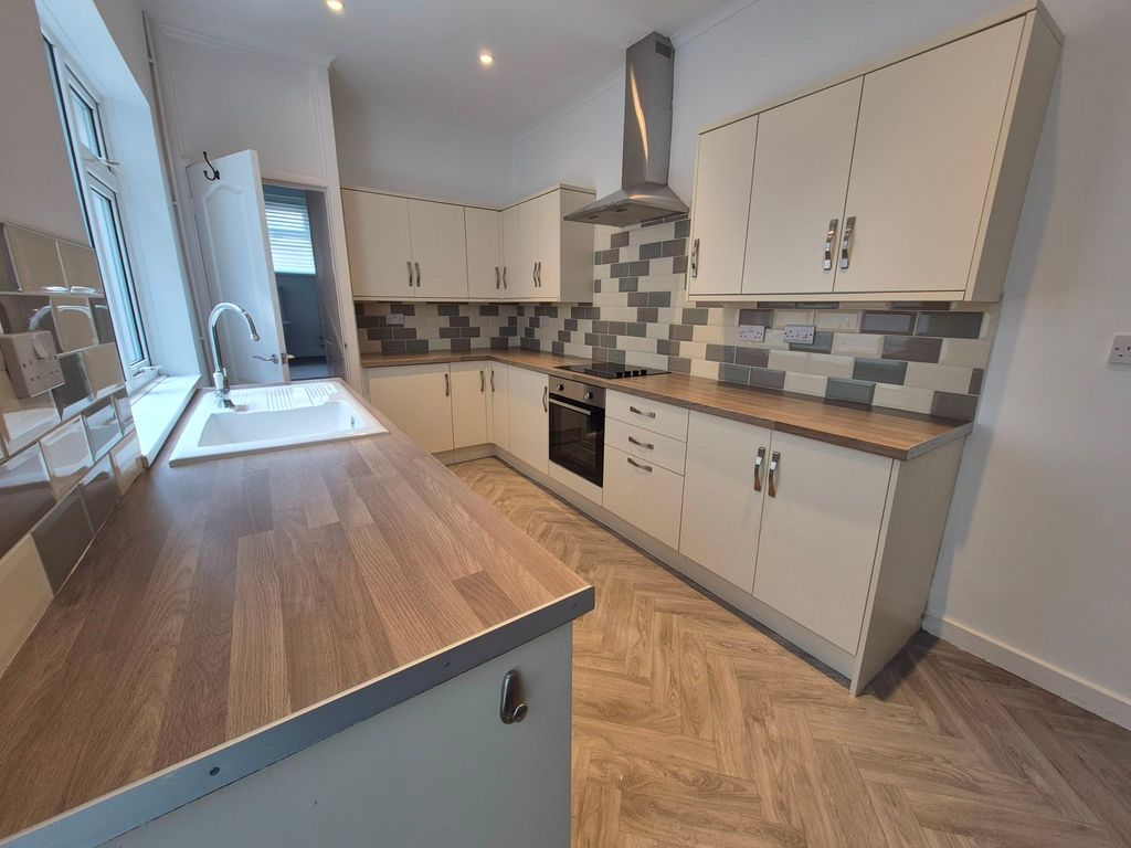 Property photo 3 of 26