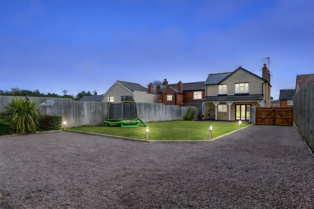 Property photo 1 of 24