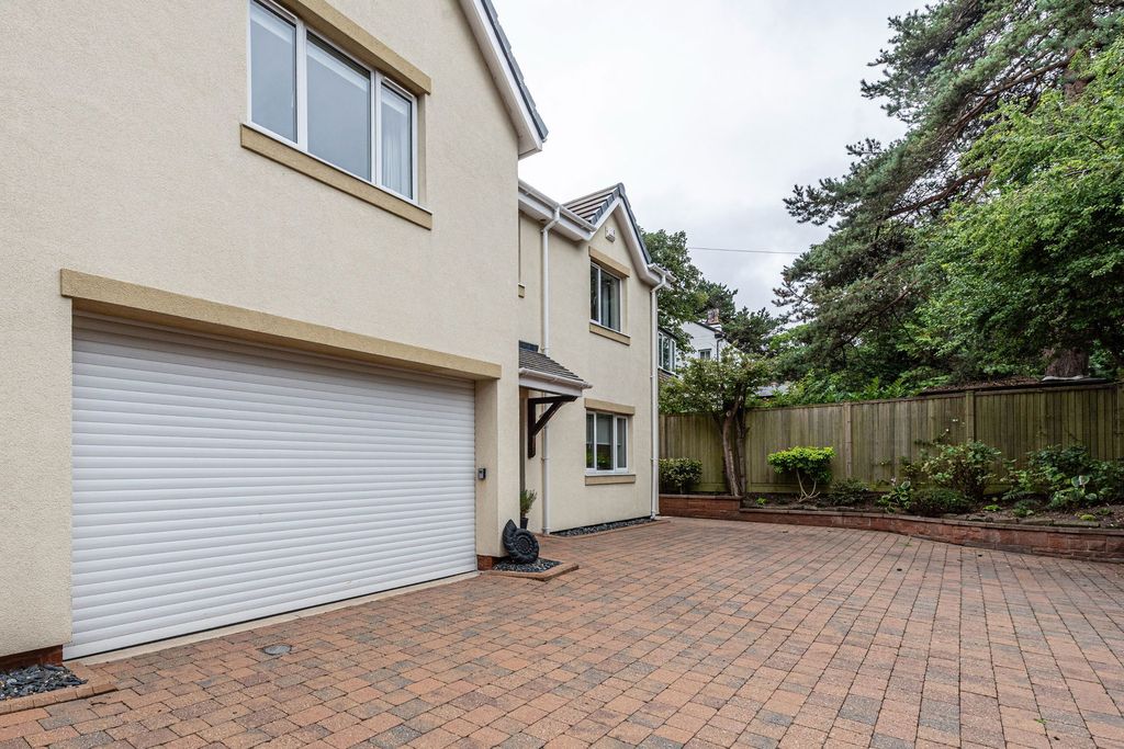 Property photo 2 of 47
