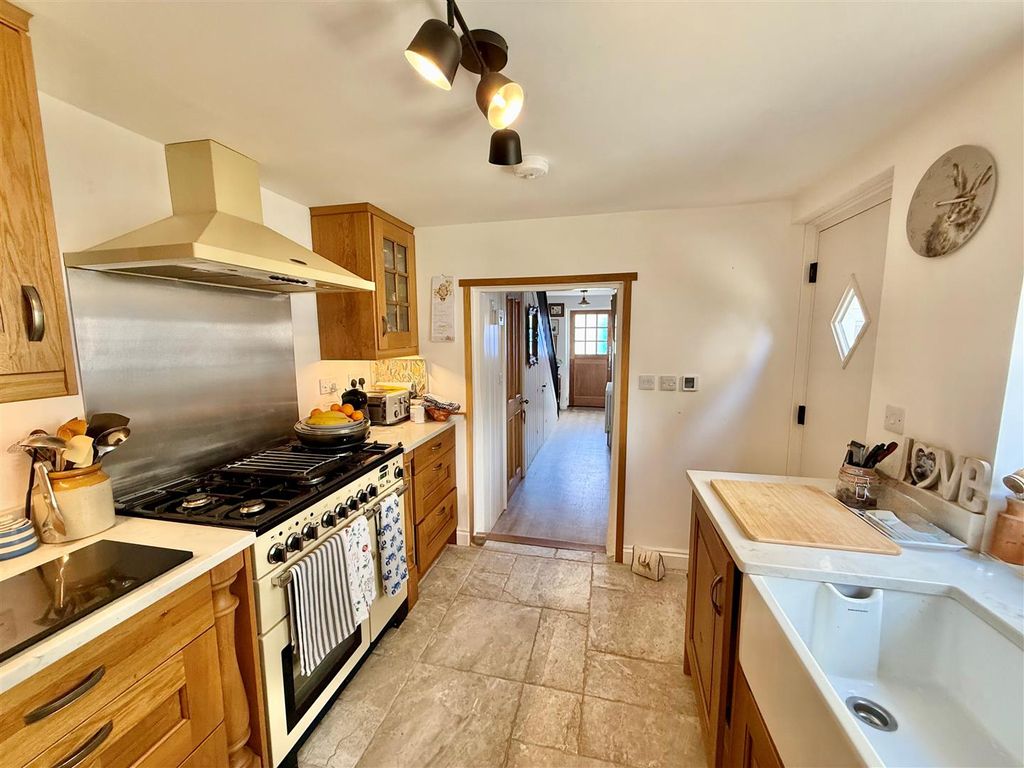 Property photo 2 of 31 Kitchen 3.Jpg