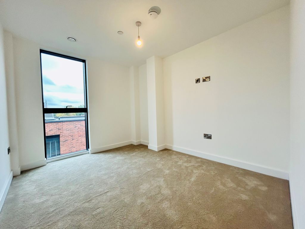 Property photo 3 of 8 Bedroom