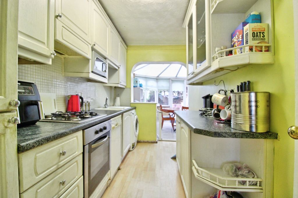 Property photo 3 of 19 2