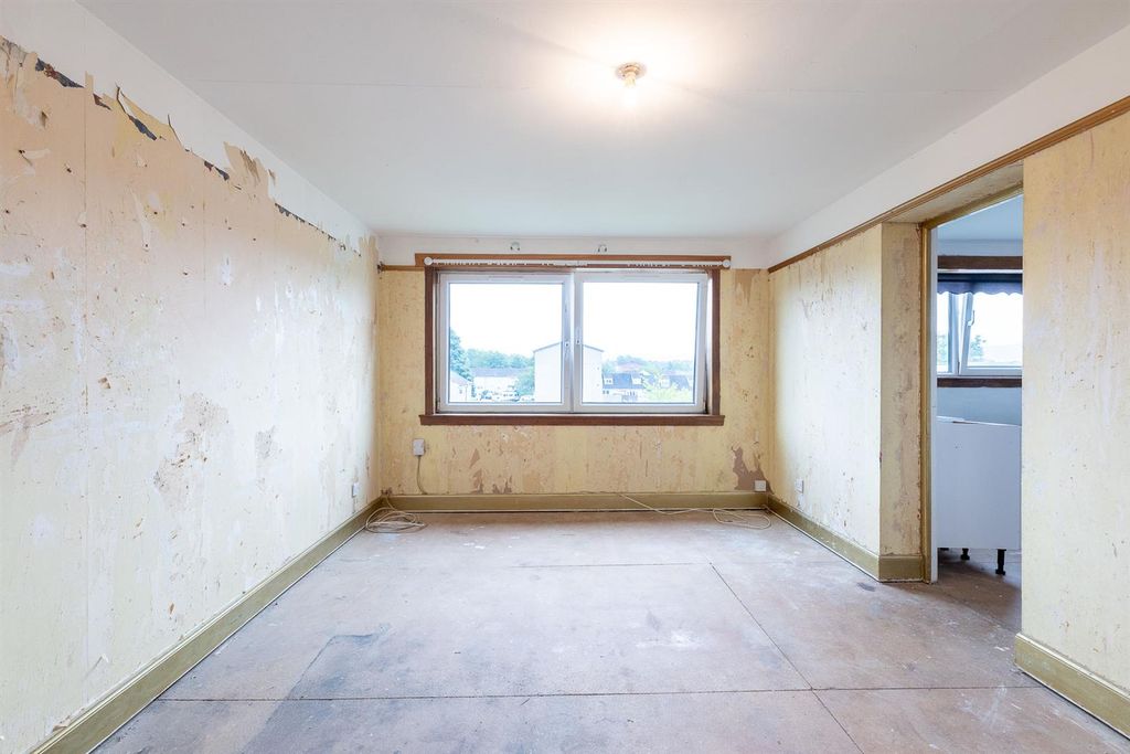 Property photo 3 of 15 28 Eriskay Place Perth-9.Jpg