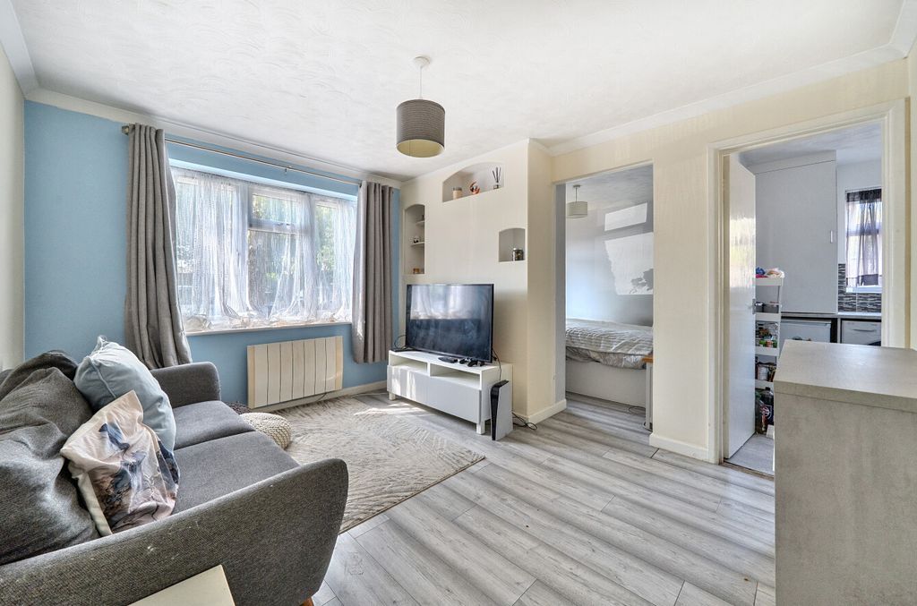 Property photo 3 of 8 1312185-9-685582d...