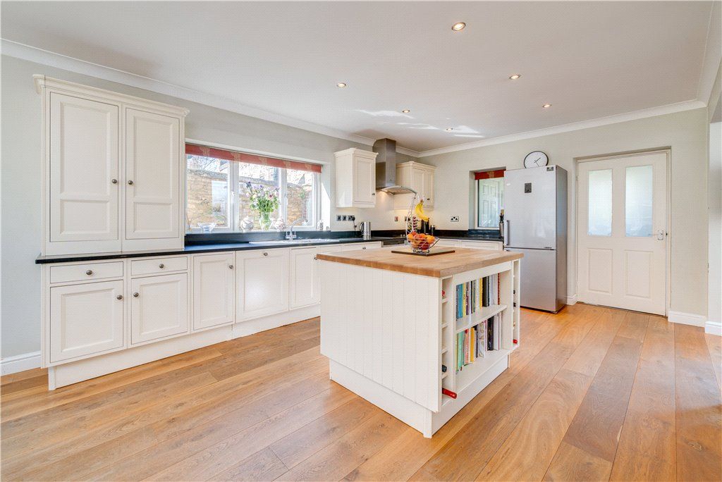 Property photo 3 of 22 Stylish Kitchen