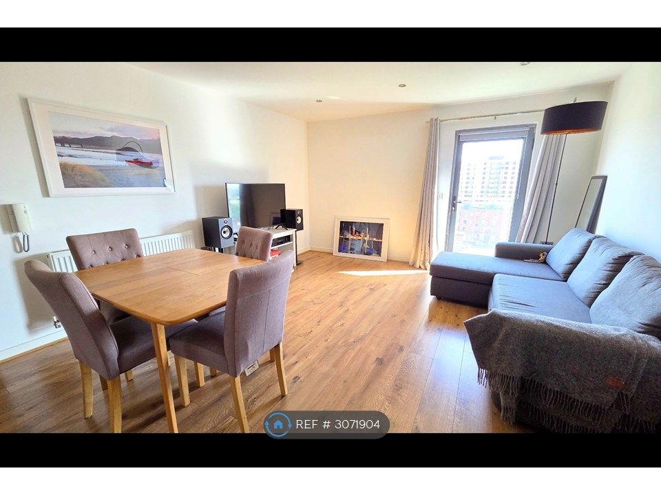 Property photo 2 of 15 Reception - Lounge View