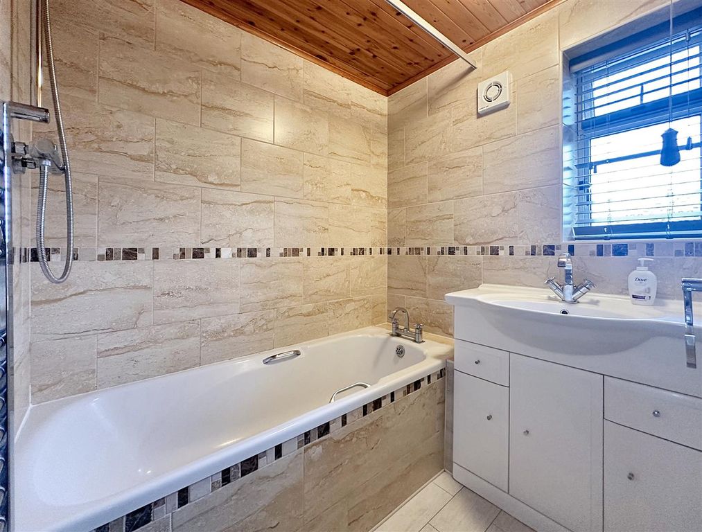 Property photo 3 of 8 Img_9499 (1).Jpg