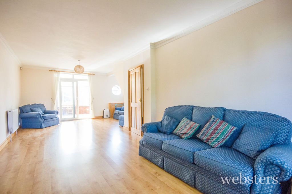 Property photo 3 of 22