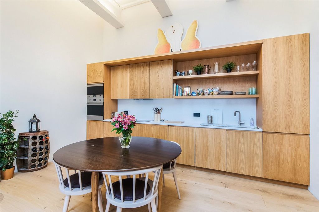 Property photo 2 of 7 Kitchen/Dining Area