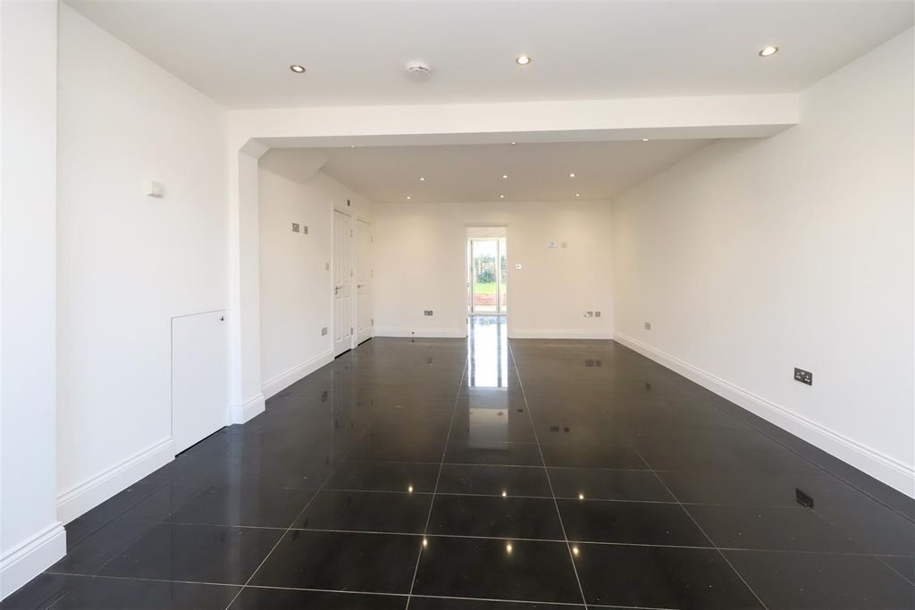 Property photo 2 of 14 Living Room