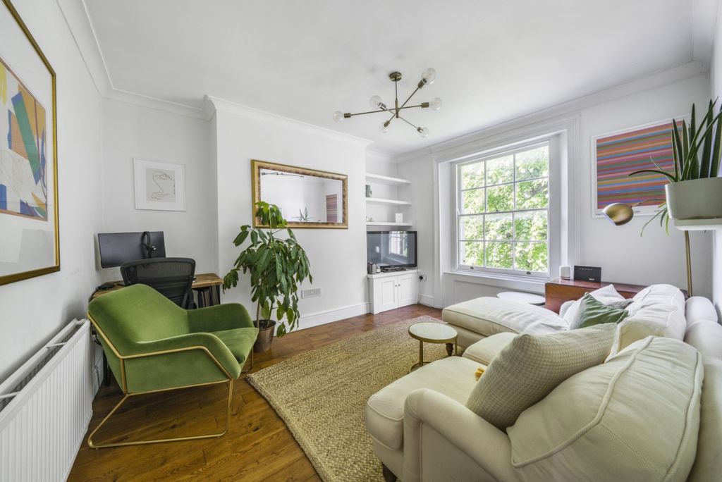 Property photo 1 of 7 987329 (1)