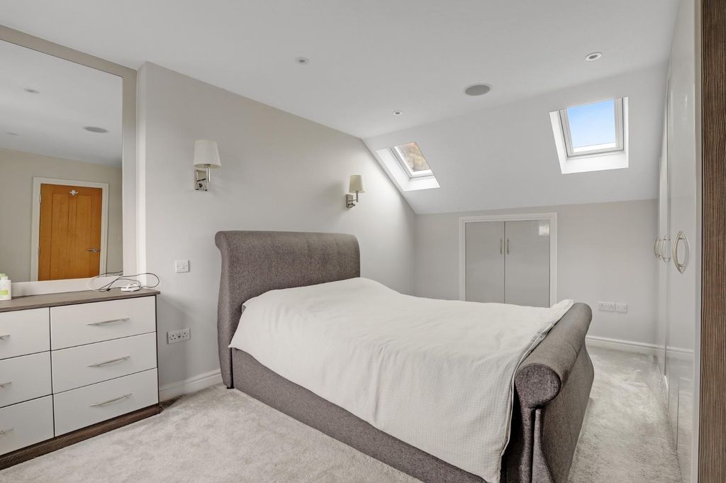 Property photo 3 of 14 12-6Ebbjhpropwpen - 17 Melvin Road - 31.Jpg