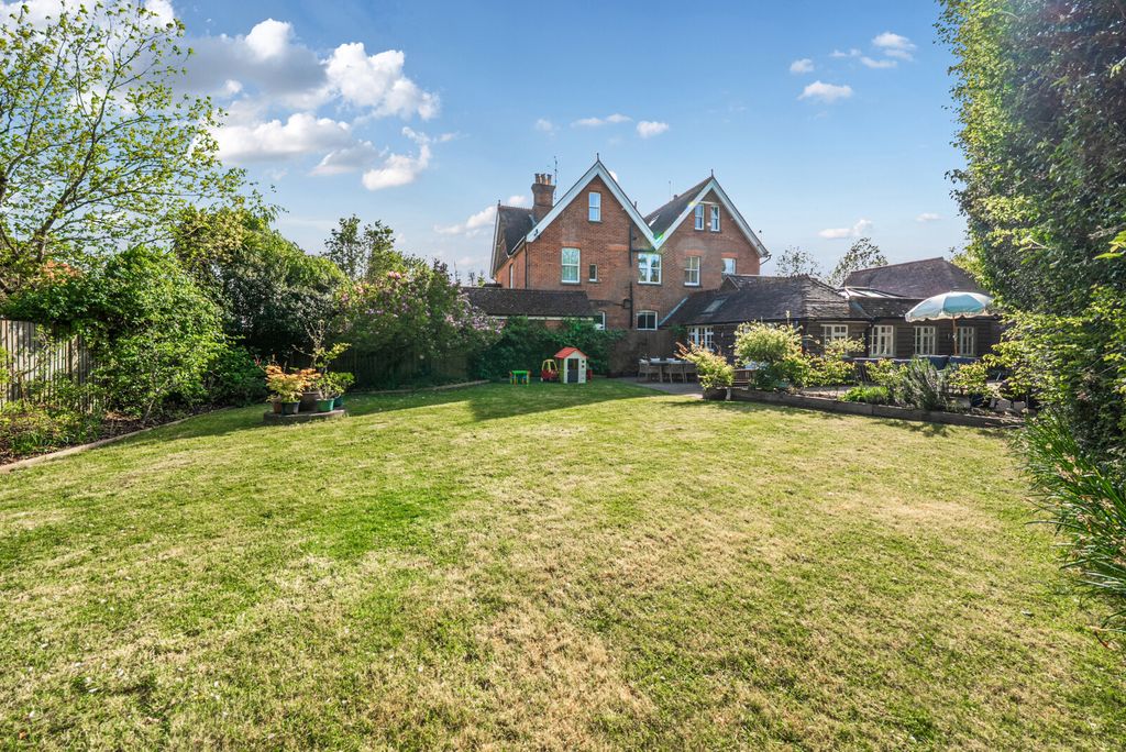 Property photo 3 of 14 1449975-13-69E906...