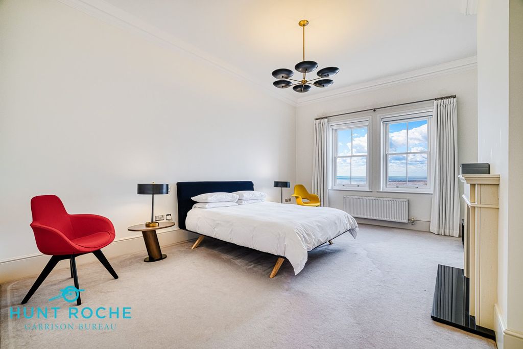 Property photo 2 of 53 Picture No. 33