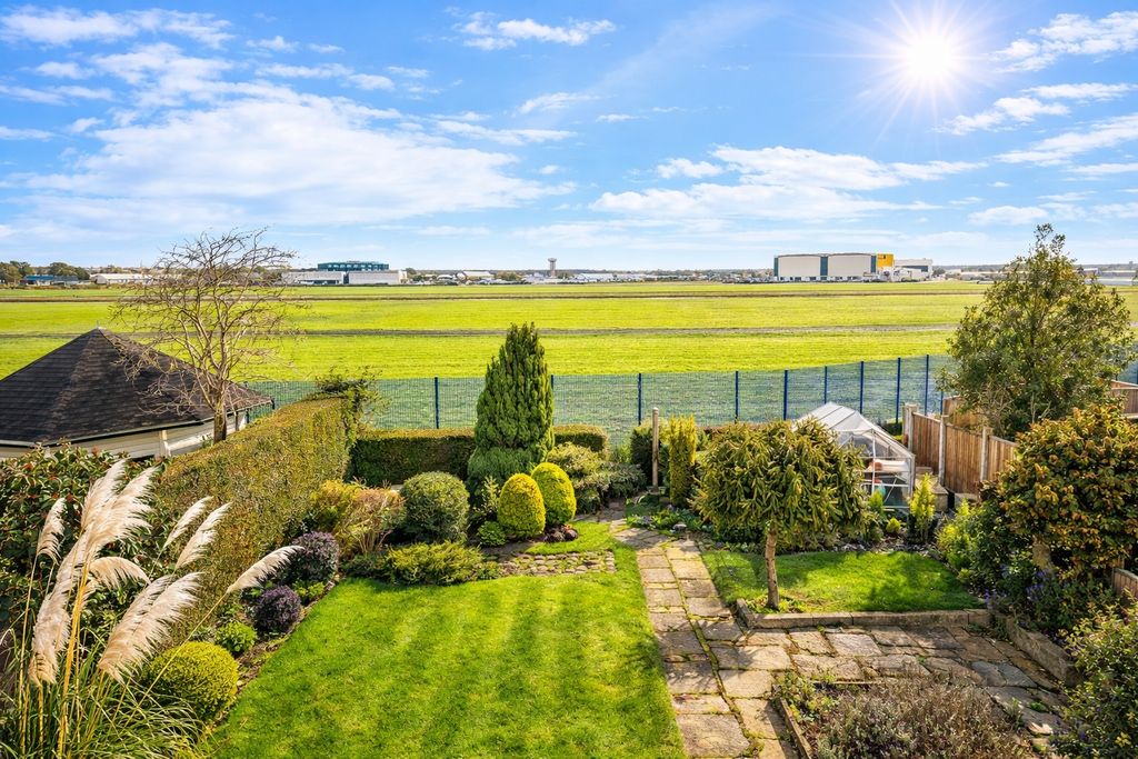 Property photo 2 of 19 Picture No. 05