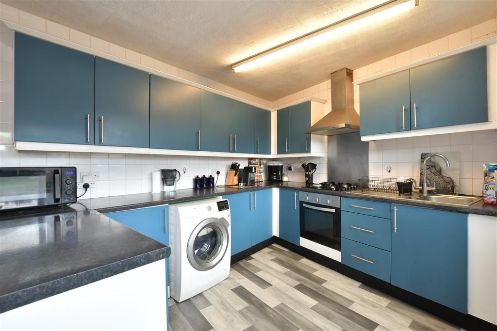 Property photo 3 of 8 Kitchen/Dining Area