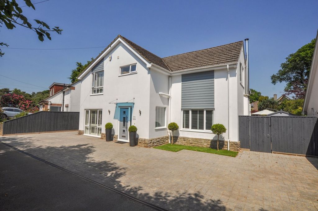 Property photo 1 of 30