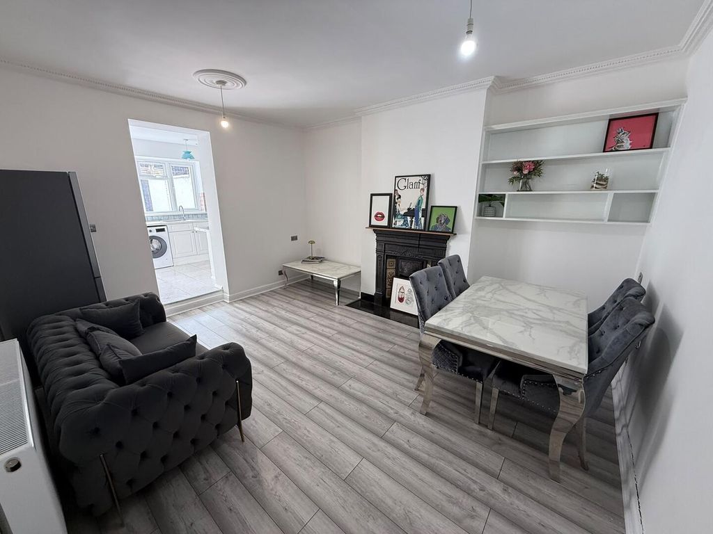 Property photo 1 of 15 Living Room