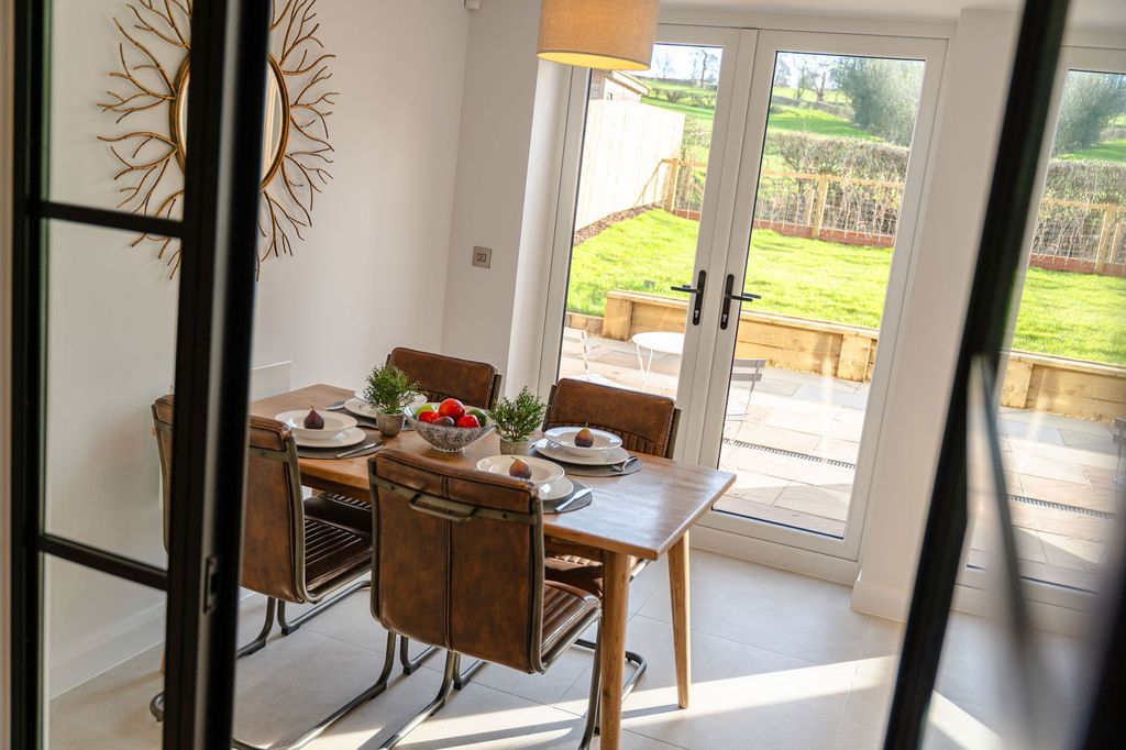 Property photo 3 of 33