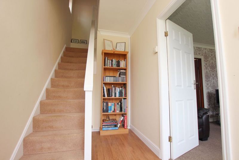 Property photo 2 of 10 Hallway
