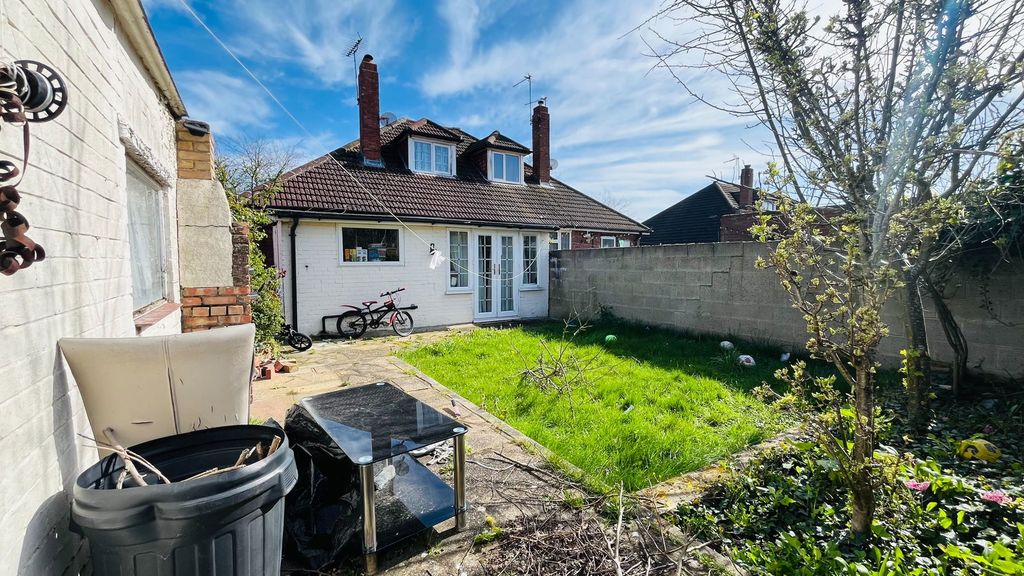 Property photo 3 of 13