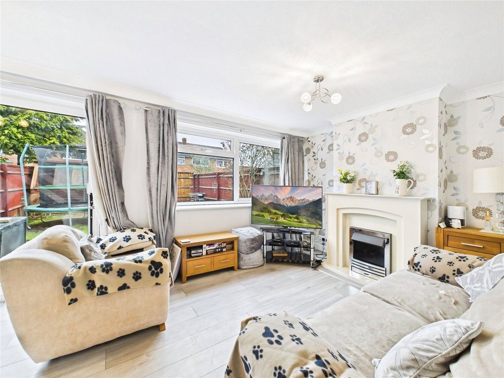 Property photo 2 of 9 Living Area