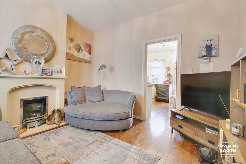 Property photo 3 of 17