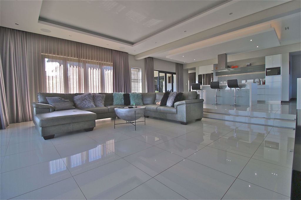 Property photo 3 of 29 1Pla1565292
