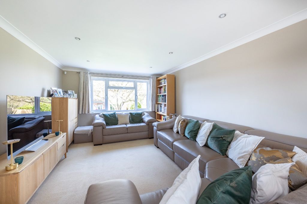 Property photo 2 of 23 4428974