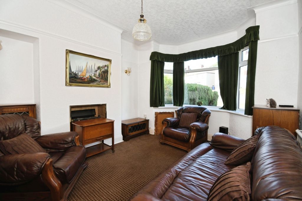 Property photo 2 of 17 Photo