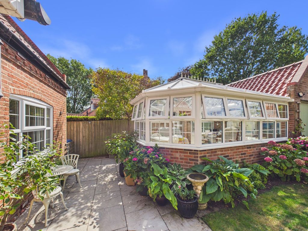 Property photo 2 of 19 5387705