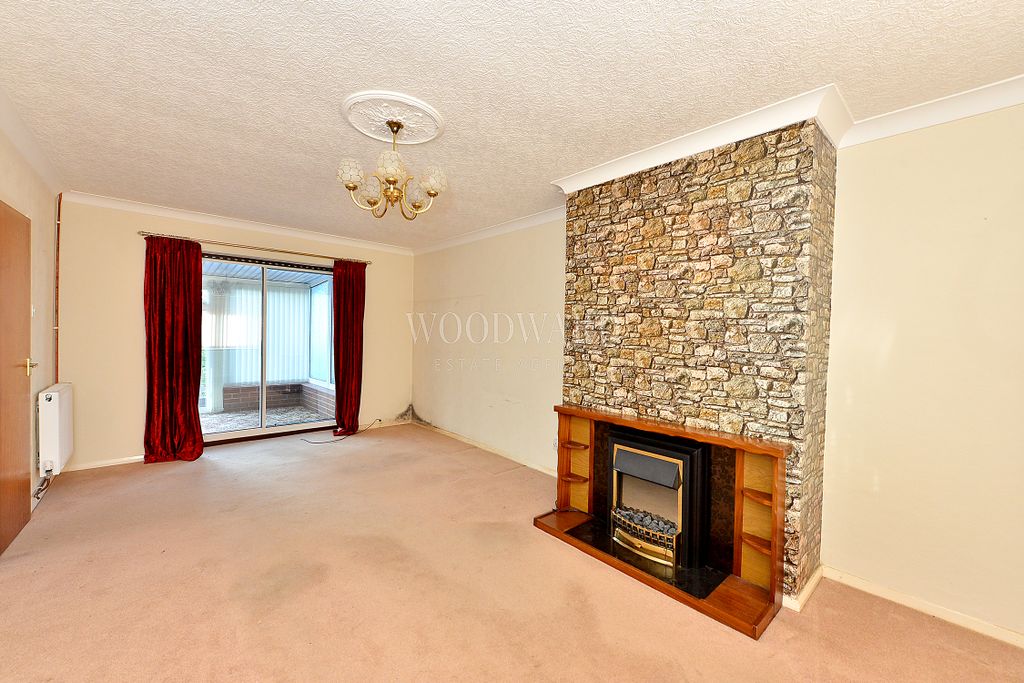 Property photo 2 of 14 Living Room