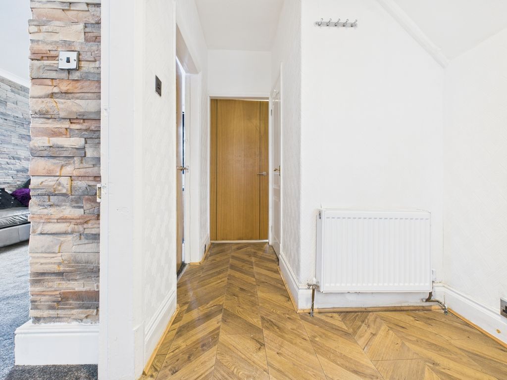 Property photo 2 of 22 Cam03729G0-Pr0172-Still008