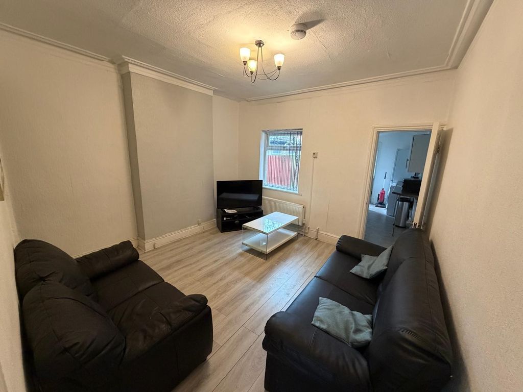 Property photo 2 of 9 Image