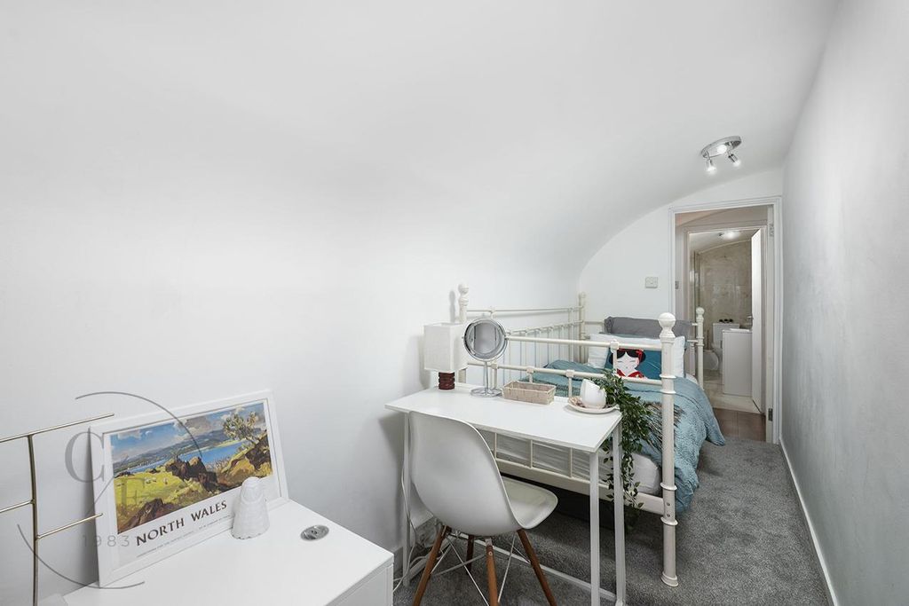 Property photo 2 of 21 W08.Jpg