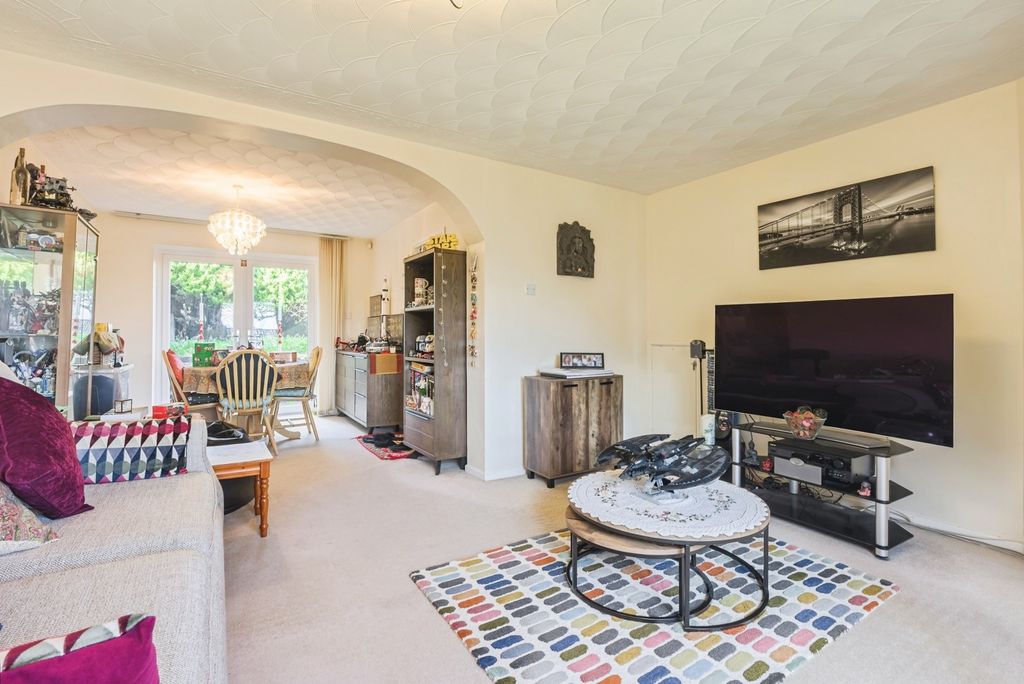 Property photo 3 of 24 Pbox-Img.Jpg