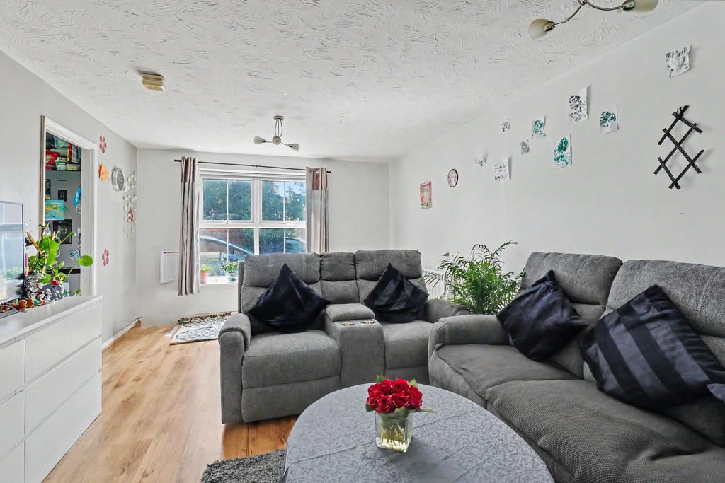 Property photo 2 of 10 Lounge