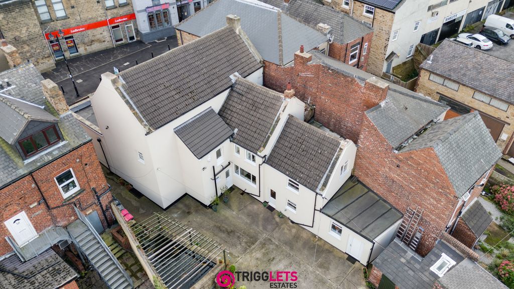 Property photo 2 of 52