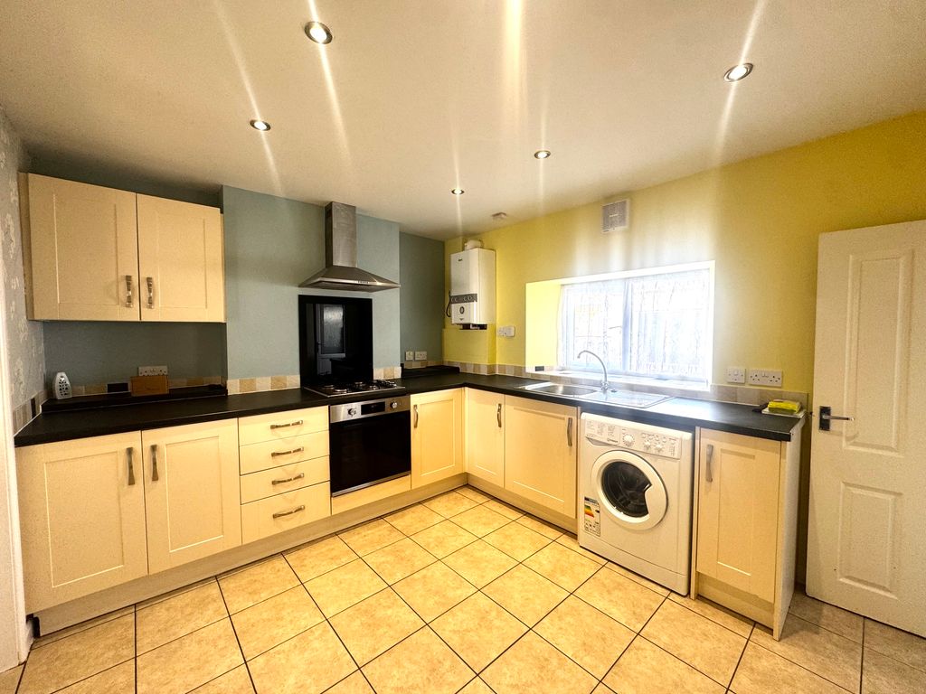 Property photo 2 of 16 Image